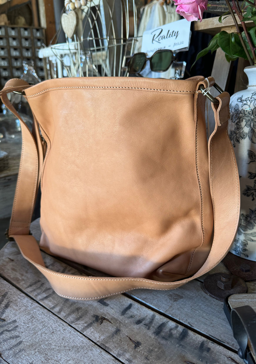 JUJU CLASSIC SLOUCHY BAG - TAN