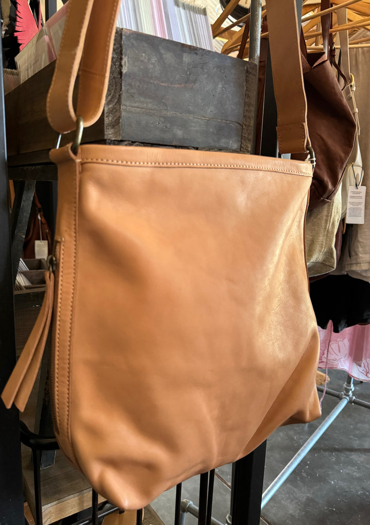 JUJU CLASSIC SLOUCHY BAG - TAN