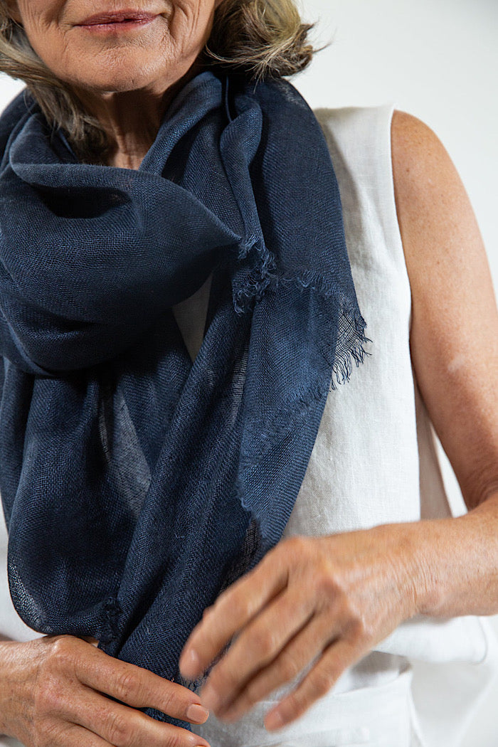 LINEN GAUZE SCARF - NAVY