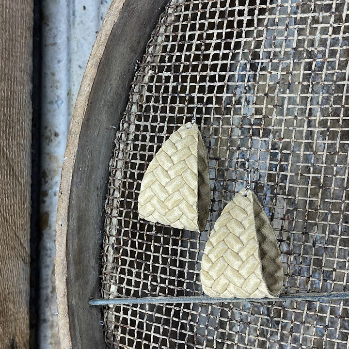 MICKELLOO AUDREY EARRINGS - BEIGE HERRINGBONE