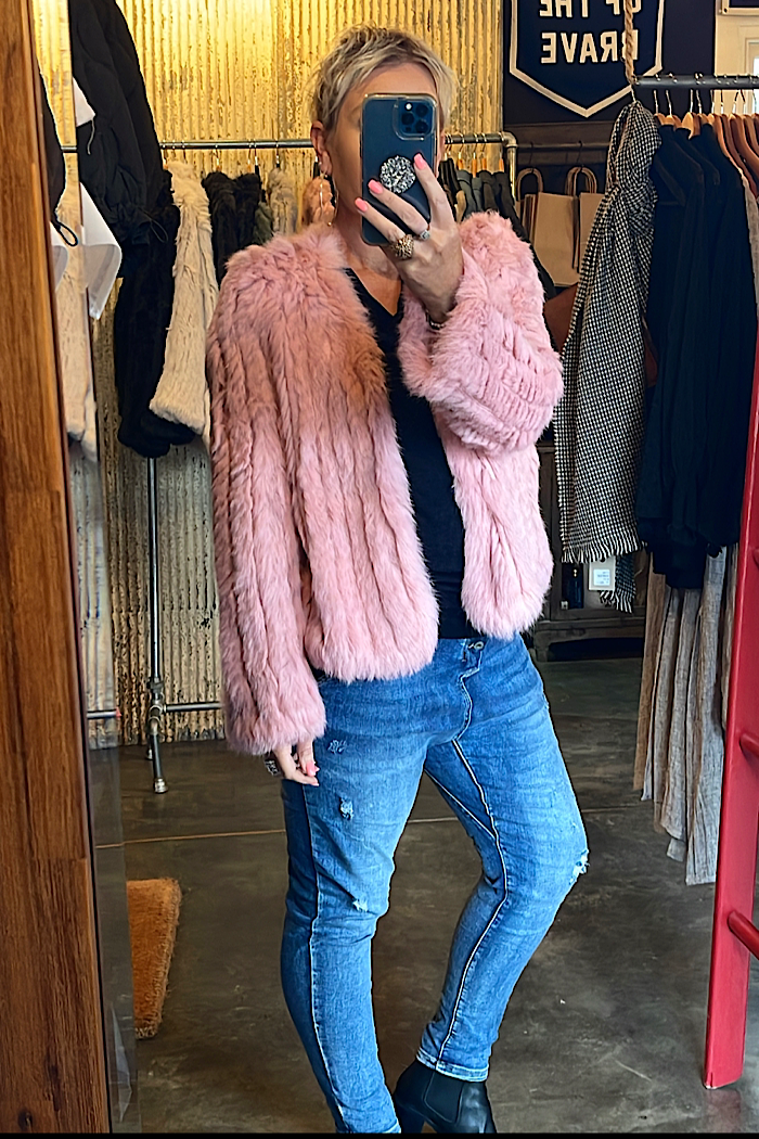 Pink fur jacket outfit hotsell