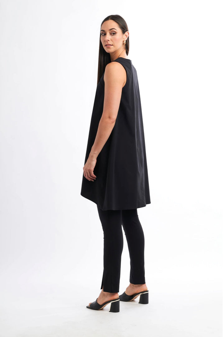 LIGHT RELIEF TUNIC - BLACK